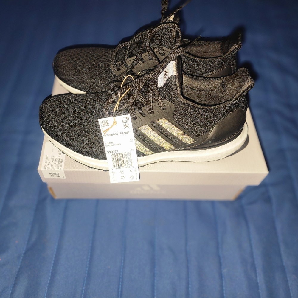 Adidas UltraBoost 5.0 DNA Mens Sz 7